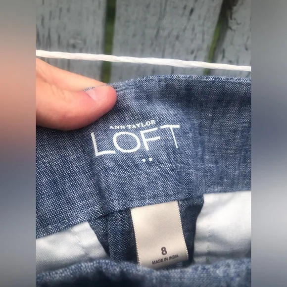 LOFT Women’s Linen Shorts With Scalloped Details Size 8 - Picture 3 of 4